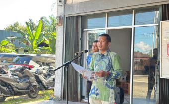 KETUA BAWASLU PASAMAN BARAT MENJADI PEMBINA UPACARA 