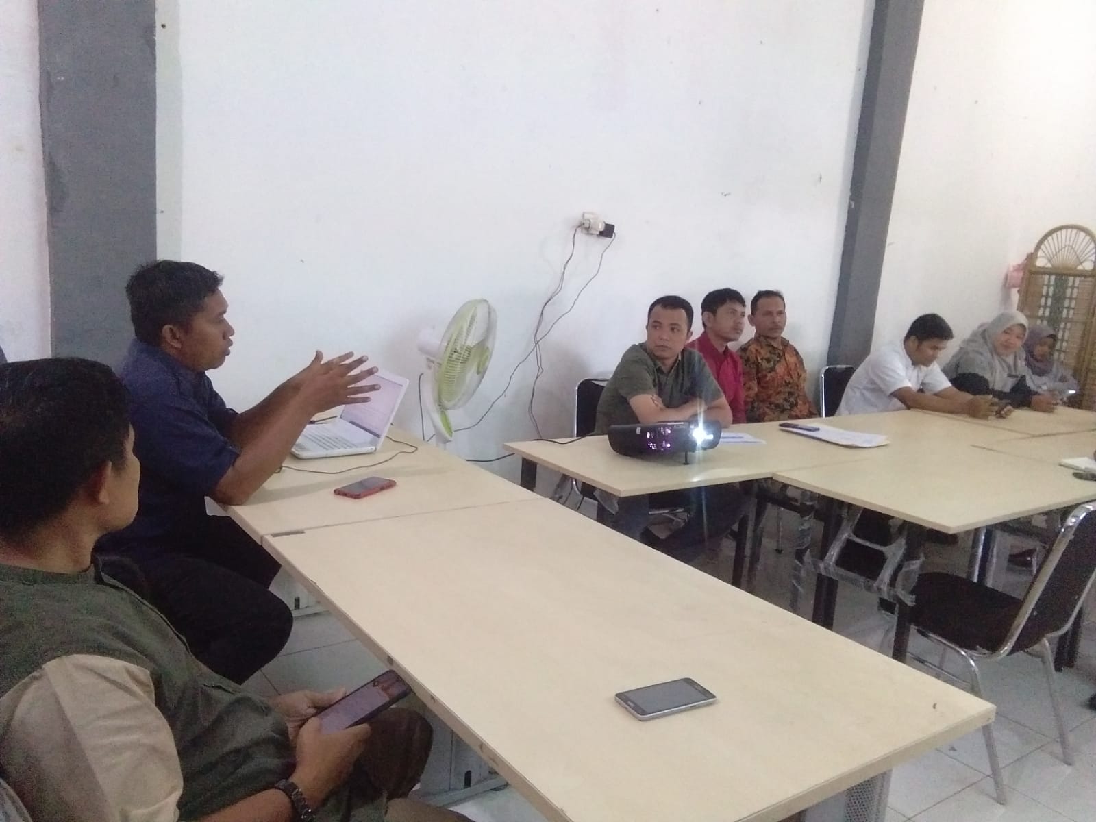 Peningkatan Kapasiatas Pengelolaan Kehumasan Bawaslu Kabupaten Pasaman Barat