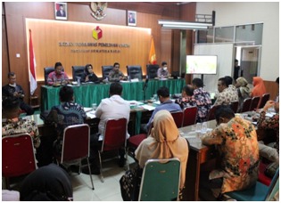 BAWASLU PASAMAN BARAT TANDATANGANI PERJANJIAN KINERJA DAN PENYERAHAN DIPA TAHUN ANGGARAN 2022