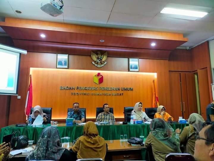 Bawaslu Kabupaten Pasaman Barat mengikuti Rapat Evaluasi di Bawaslu Provinsi Sumatera Barat