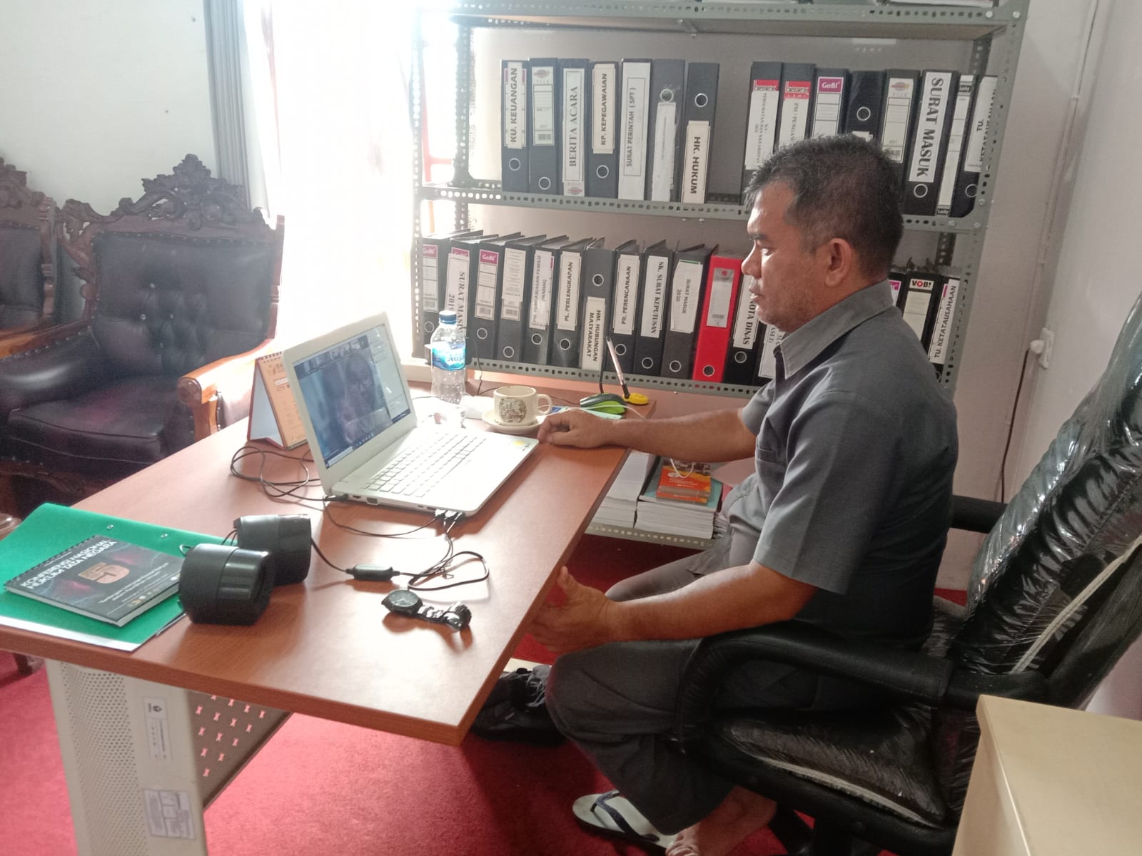 Tingkatkan Kinerja, Bawaslu Provinsi Sumatera Barat Laksanakan Kegiatan Diskusi Mingguan Senin (DISMIS)