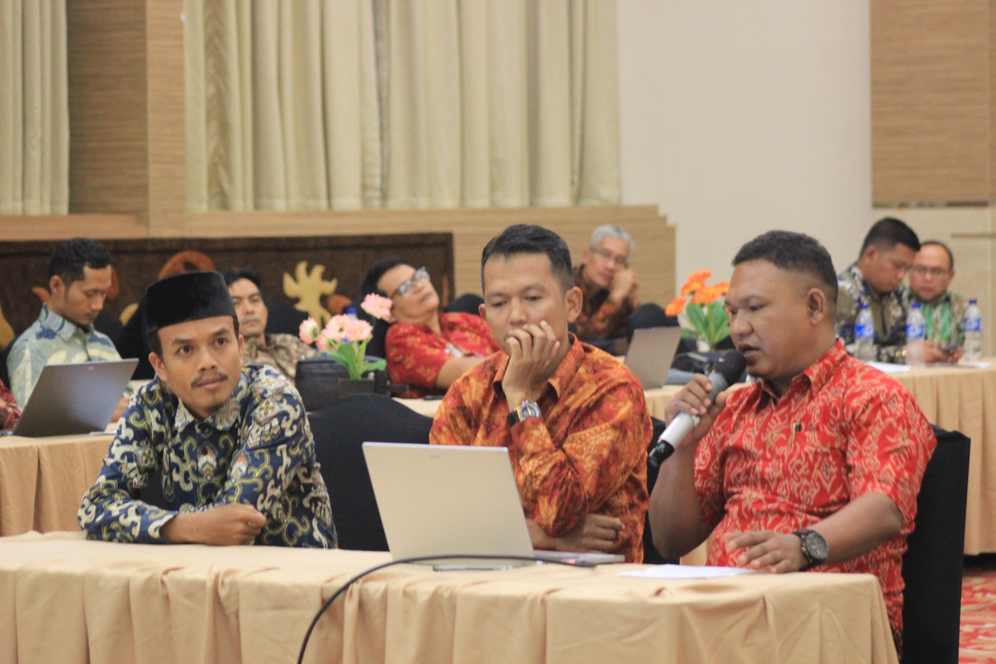 Presentasi Pemaparan Hasil Penanganan Pelanggaran dan Hasil Pengawasan Pemilu Serentak tahun 2024