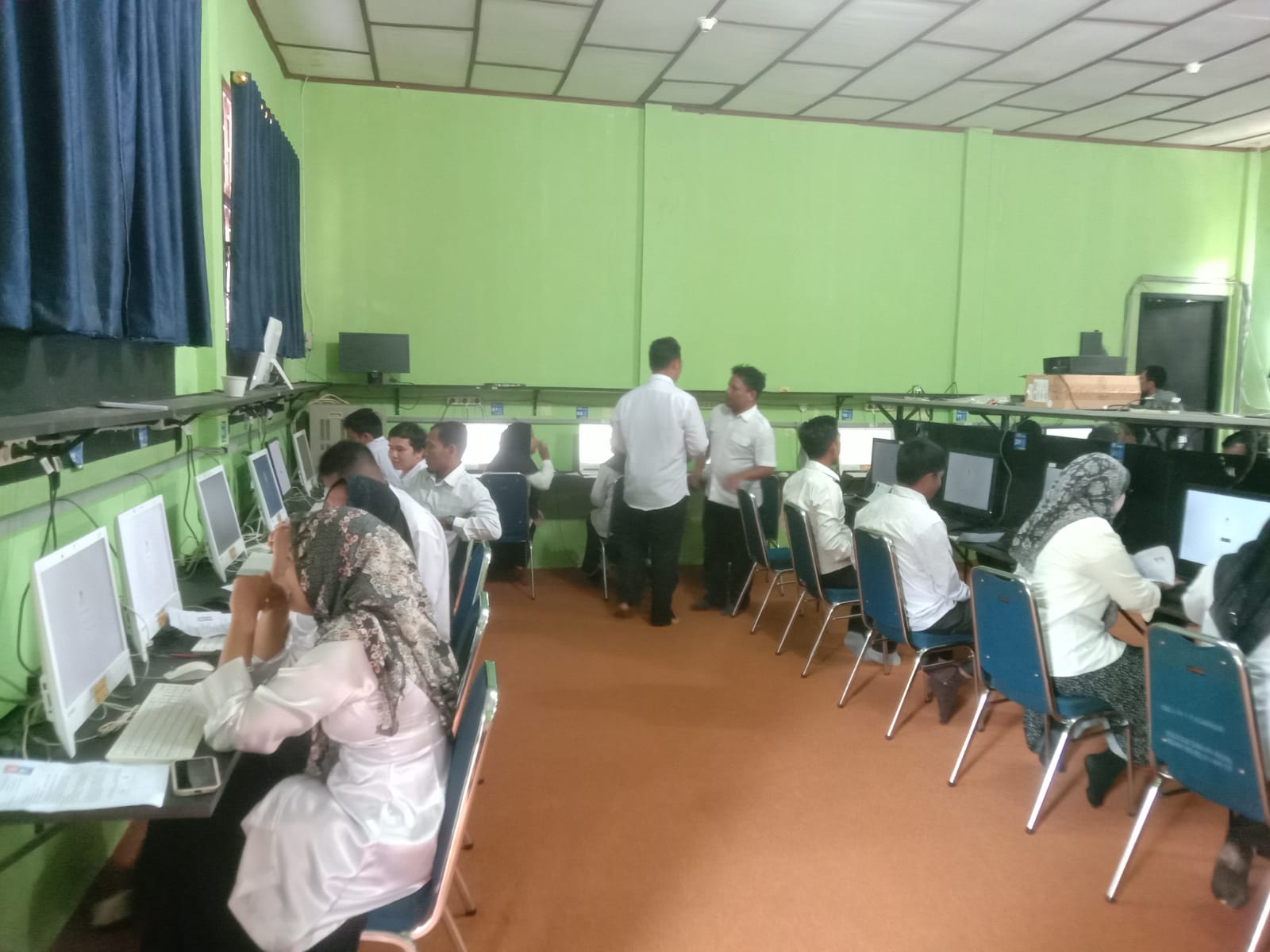 Proses Ujian CAT Badan AdHoc PPK Kabupaten Pasaman Barat