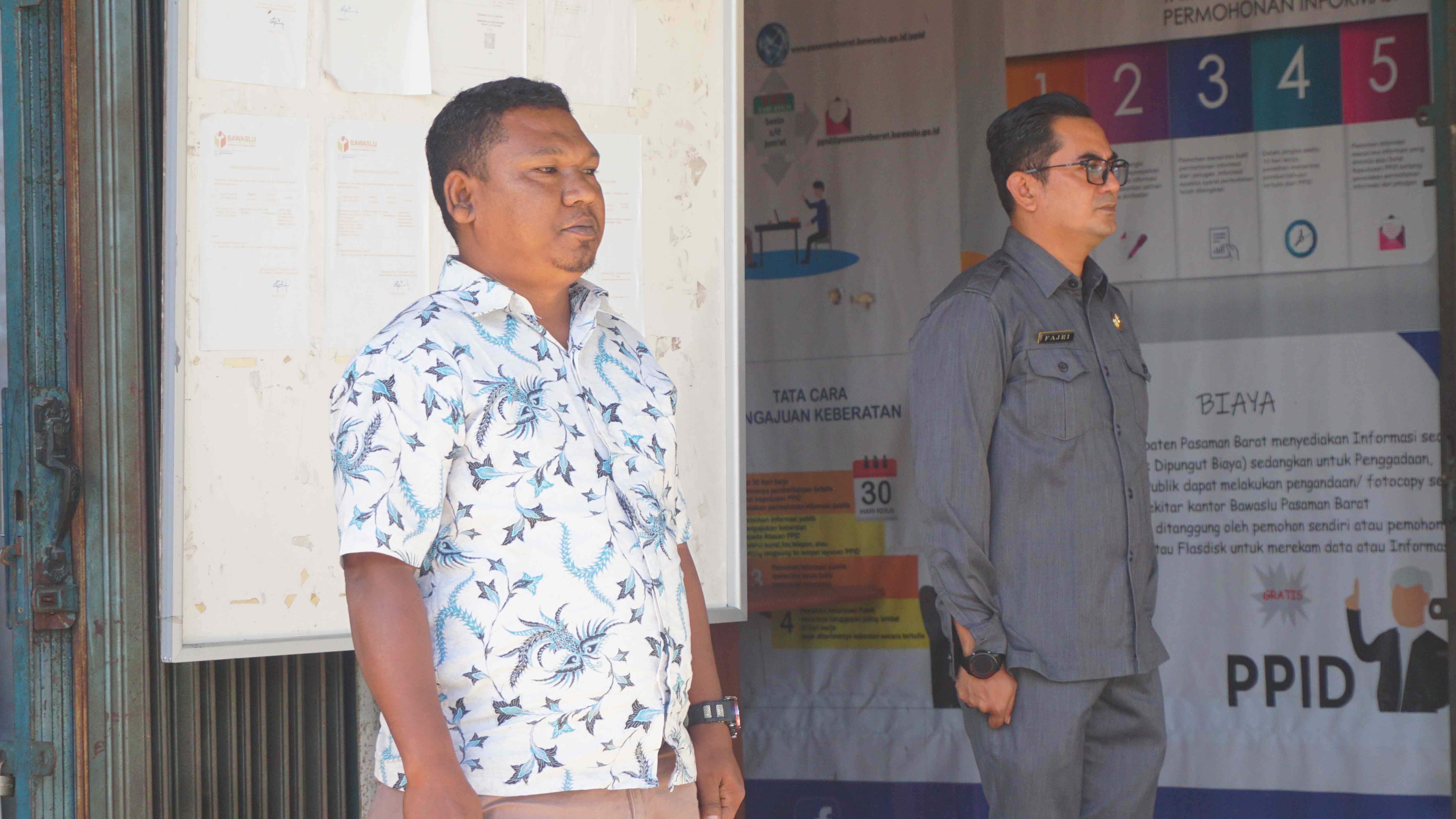 Apel Pagi rutin pada Senin (14/04/2025) di lingkungan kantor Bawaslu Kabupaten Pasaman Barat