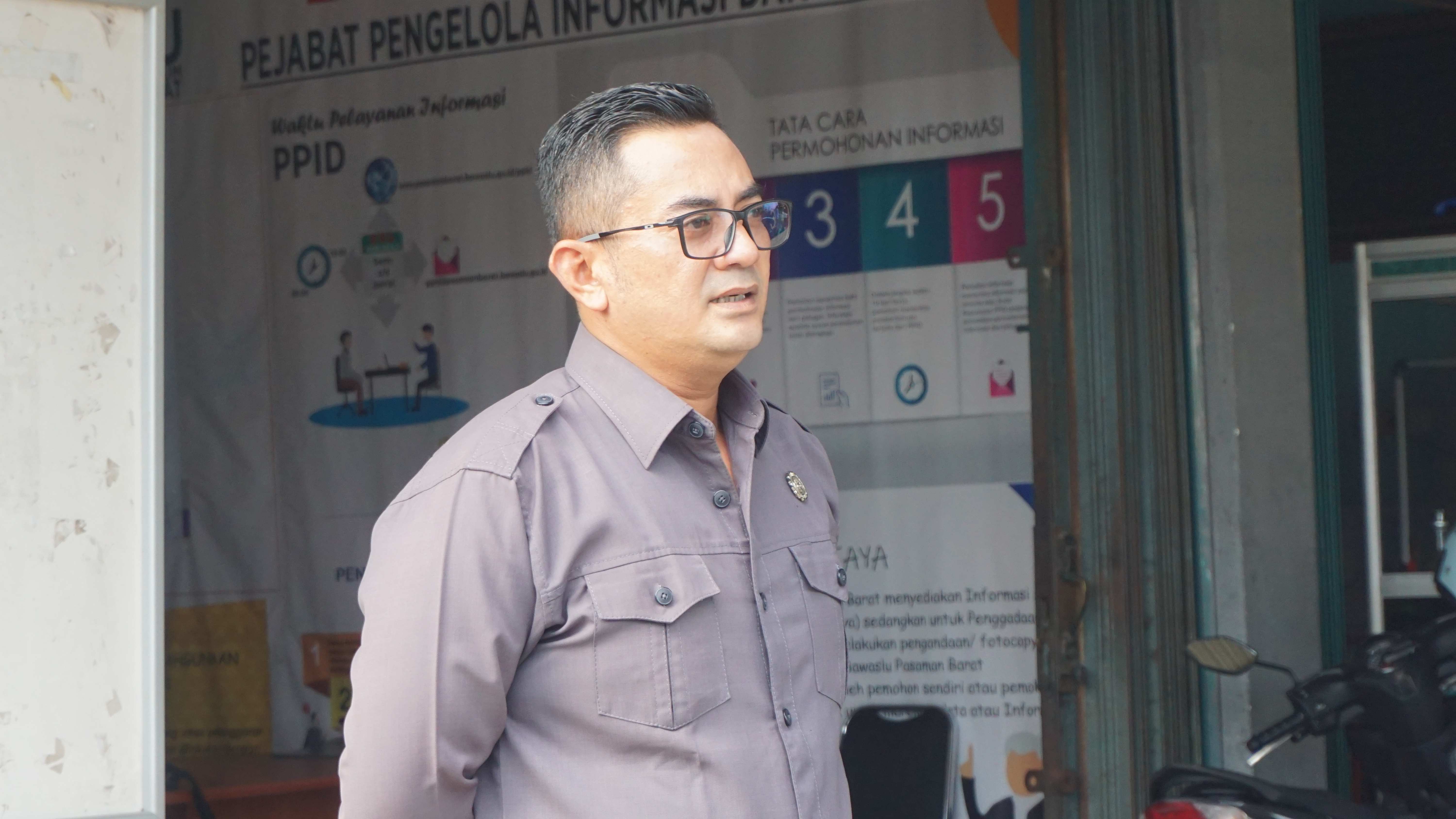 Kepala Sekretariat Bawaslu Kabupaten Pasaman Barat, Maityus Fajri sampaikan amanah saat apel rutin, Senin. 16/06/2025 