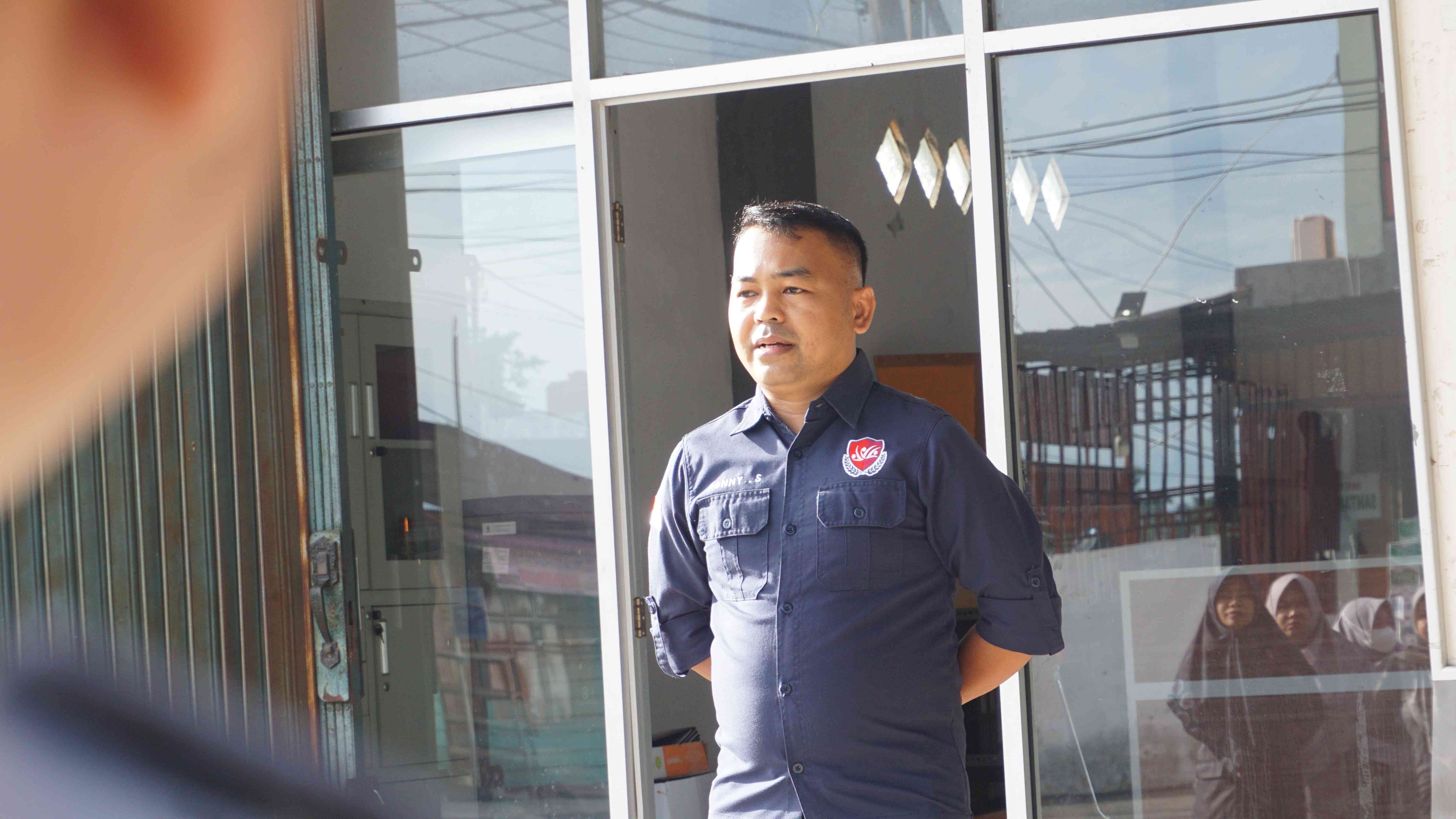 Kasubag Penanganan Pelanggaran dan Penyelesaian Sengketa Bawaslu Kabupaten Pasaman Barat, Ronny Sulistio pimpin Apel pagi, Senin. 23/06