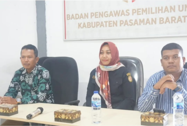 Bawaslu Kabupaten Pasaman Barat Gelar Rapat Dalam Kantor (RDK)l Penguatan Kelembagaan Terkait Kajian Hukum