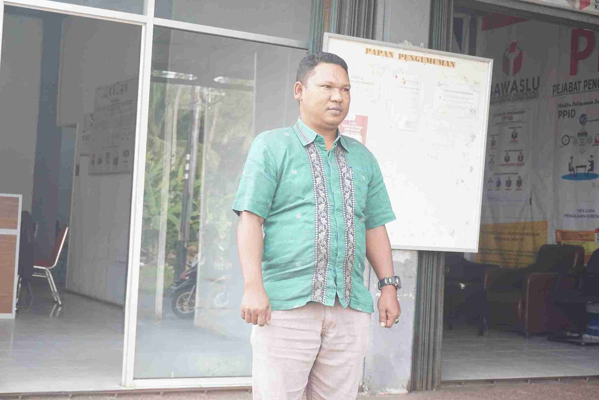 anggota Bawaslu Kabupaten Pasaman Barat Laurencius Simatupang menjadi Pembina Apel Senin 