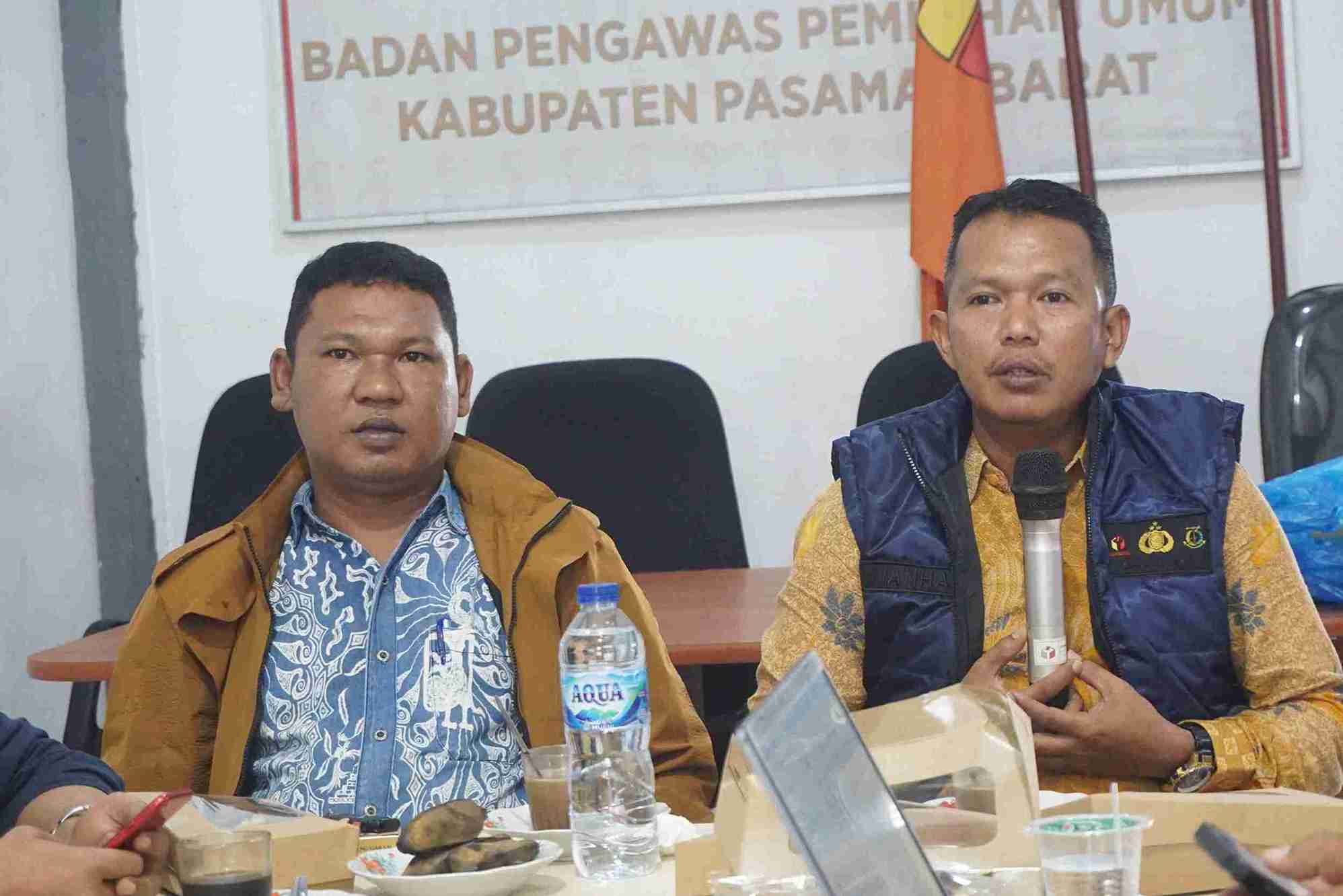 Ketua Bawaslu Wanhar dan Anggota Bawaslu Laurencius Simatupang hadiri Rapat BMN