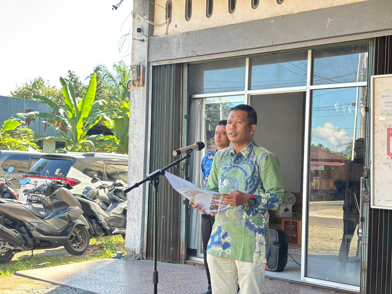 KETUA BAWASLU PASAMAN BARAT MENJADI PEMBINA UPACARA 