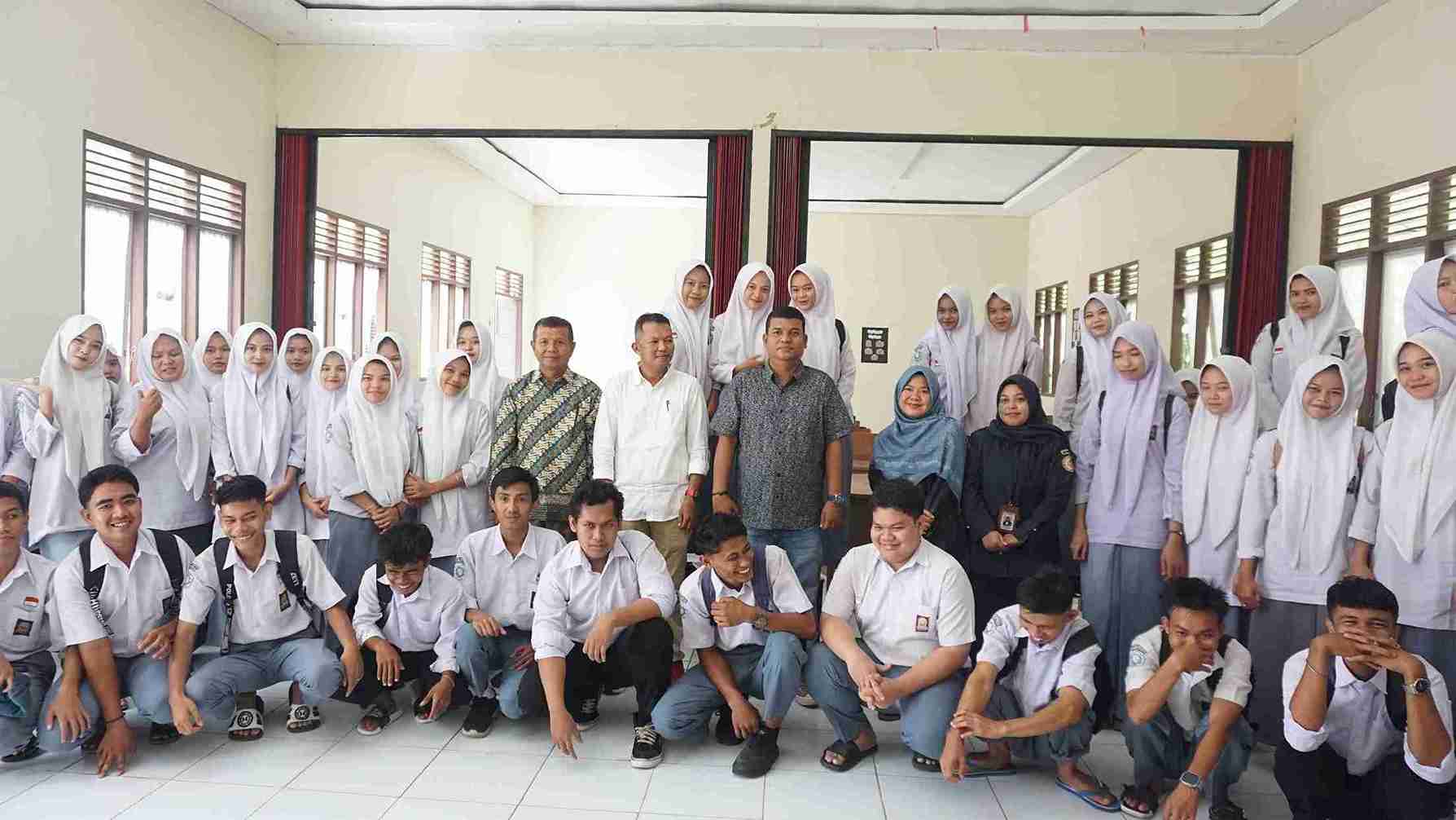 Foto Bersama Siwa-Siswi SMK Cersa Pasaman 