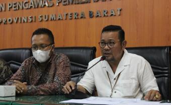 Rapat Pembinaan Sumber Daya Manusia Aparatur Pengawas Pemilu bagi Bawaslu Kabupaten/Kota se-Sumatera Barat