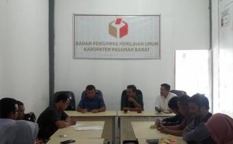 Tingkatkan Kapasitas SDM Bawaslu Pasbar Gelar Pelatihan Jurnalistik