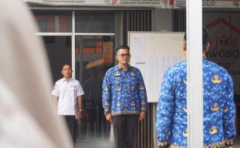 Bawaslu Kabupaten Pasaman Barat menggelar Upacara Peringatan Hari Lahir Pancasila, Sabtu. (01/06/2024).