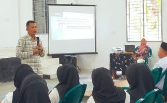 Wanhar sampaikan sambutan dan penekanan kepada anggota Pengawas TPS yang baru saja dilantik