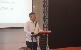 Anggota Bawaslu Kabupaten Pasaman Barat, Beldia Putra saat memberikan sambutan pada kegiatan Rakernis, Sabtu. 1/02/2025