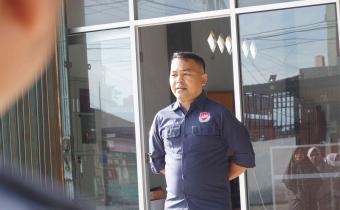 Kasubag Penanganan Pelanggaran dan Penyelesaian Sengketa Bawaslu Kabupaten Pasaman Barat, Ronny Sulistio pimpin Apel pagi, Senin. 23/06