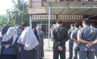 Kepala Sekretariat, Maytus Fajri mengimbau seluruh jajaran sekretariat untuk terus meningkatkan disiplin, menjaga integritas, dan aktif menmperkuat pengetahuan kepemiluan. Senin. (7/7).