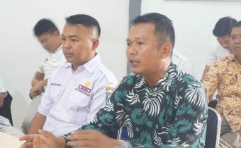 Ketua Bawaslu Kabupaten Pasaman Barat, Wanhar, memimpin rapat internal dalam rangka persiapan kegiatan Rapat Koordinasi Penguatan Kelembagaan, yang dilaksanakan pada Rabu (6/8) di Kantor Bawaslu Kabupaten Pasaman Barat.