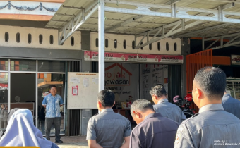 Badan Pengawas Pemilu (Bawaslu) Kabupaten Pasaman Barat menggelar apel pagi di halaman kantor Bawaslu Pasaman Barat sebagai bagian dari upaya memperkuat kedisiplinan, koordinasi, dan semangat kerja seluruh jajaran pengawas Pemilu (15/9)