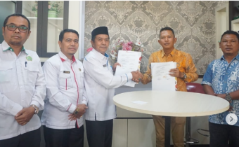 Bawaslu Kabupaten Pasaman Barat menjalin kerja sama strategis dengan Kantor Kementerian Agama (Kemenag) Kabupaten Pasaman Barat melalui penandatanganan Nota Kesepahaman (MoU) tentang Pemutakhiran Data Pemilih Berkelanjutan. Kegiatan yang berlangsung pada Senin (15/9).