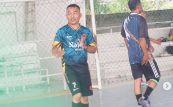 Bawaslu Kabupaten Pasaman Barat mengadakan pertandingan persahabatan melawan KPU Kabupaten Pasaman Barat yang berlangsung seru di Latifah Futsal, Jum'at (19/9). 