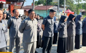 Badan Pengawas Pemilihan Umum (Bawaslu) Kabupaten Pasaman Barat melaksanakan apel rutin di halaman kantor Bawaslu kabupaten Pasaman Barat, Senin (22/9).