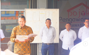 Bawaslu Kabupaten Pasaman Barat menggelar apel peringatan di halaman kantor Bawaslu Kabupaten Pasaman Barat, Rabu (9/4).