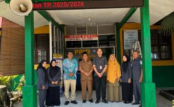 Foto Bersama Kepala Sekolah SMA N 1 Luhak Nan Duo